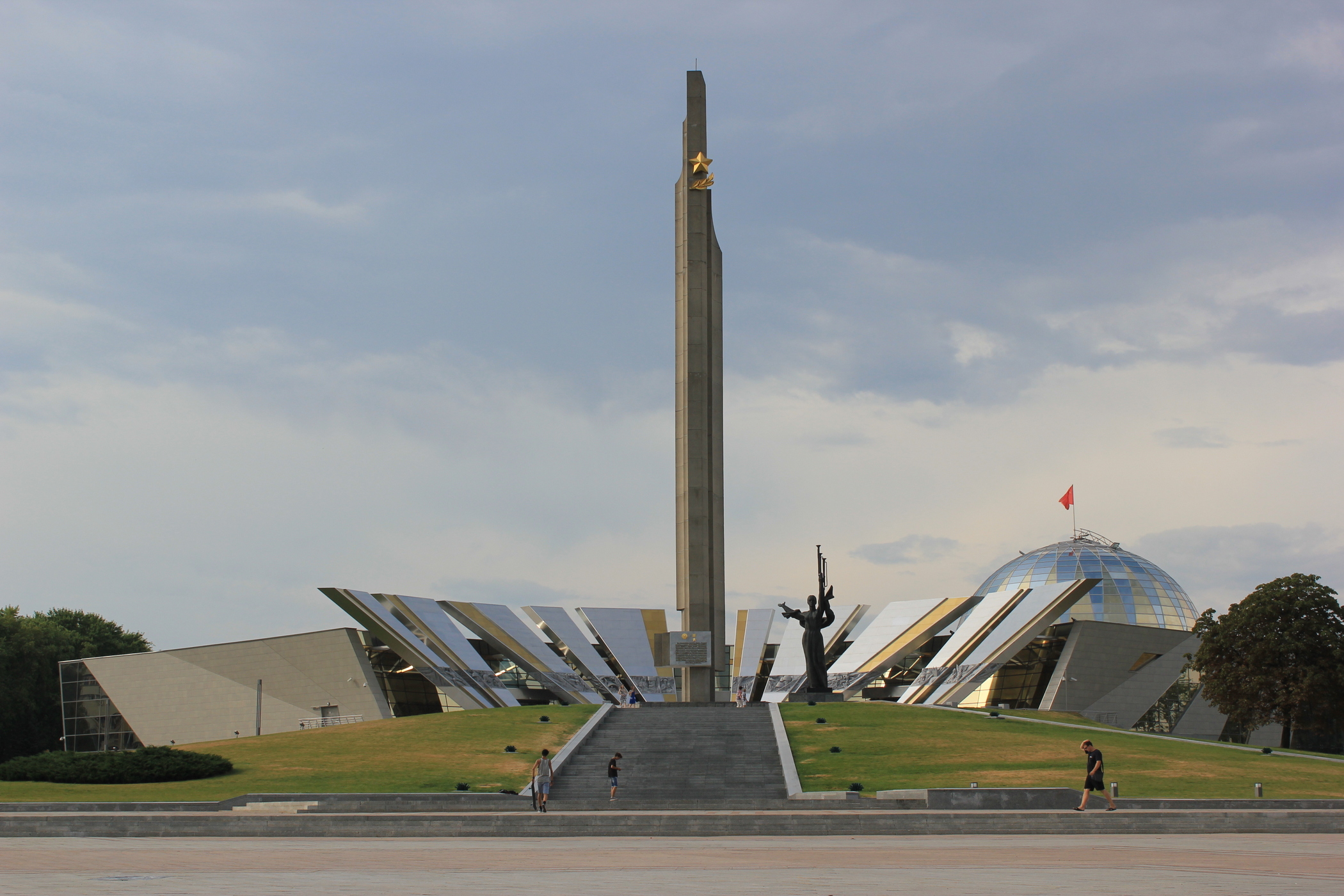 Стэла "Мінск-горад-герой"