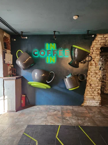 咖啡店"Incoffeein"